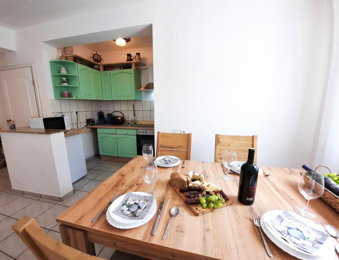 Apartments Pitve Jelsa  Ngoại thất bức ảnh