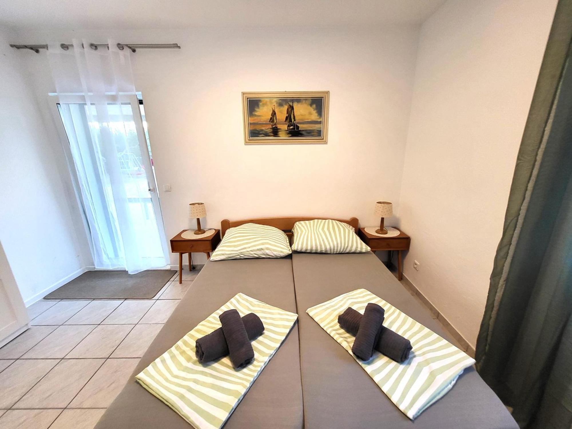 Apartments Pitve Jelsa  Ngoại thất bức ảnh